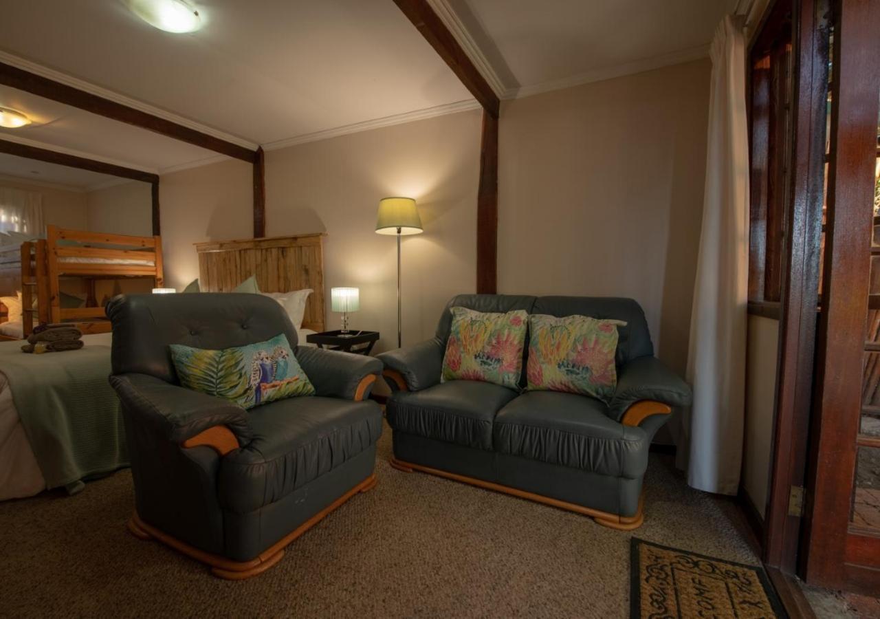 The Village Lodge Стормсривер Экстерьер фото